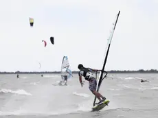 Un surfista in alto Adriatico