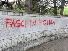 Una delle scritte sul lapidario (Bumbaca)