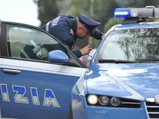 Una agente della Polizia di Stato