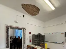 La classe in cui è avvenuto l’incidente con il soffitto crollato Fotoservizio di Andrea Lasorte