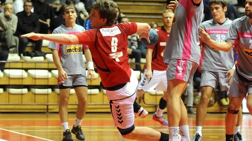 Foto Bruni 22.11.14 Pallamano Trieste-Metelli Cologne-Alex Pernic