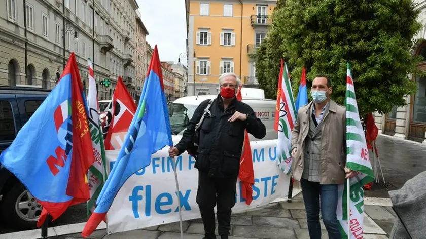 Una protesta dei lavoratori della Flex in un'immagine di archivio (Bruni)