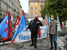 Una protesta dei lavoratori della Flex in un'immagine di archivio (Bruni)