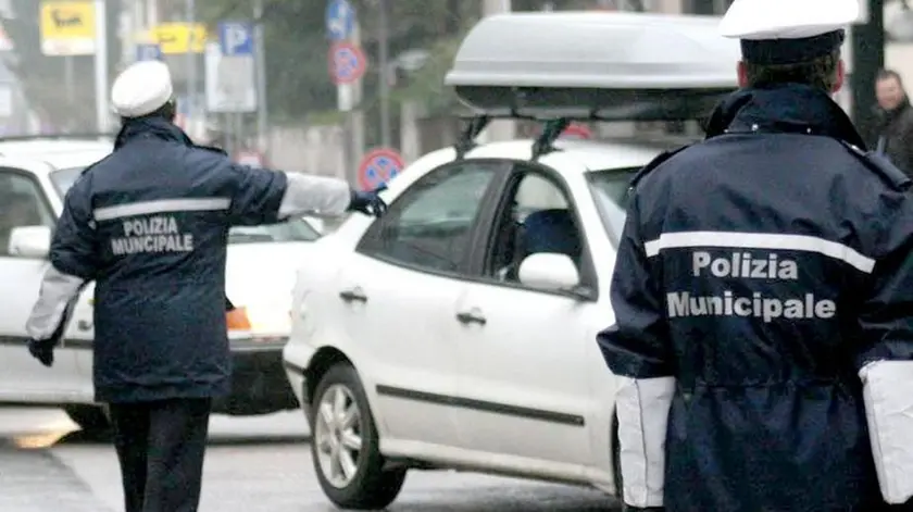 Altran Mf-Centro chiuso x smog