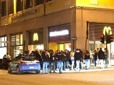 L'intervento della polizia in piazza Goldoni