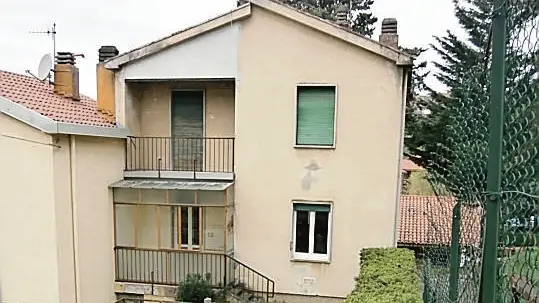 L'immobile più ampio e con un valore stimato più elevato, si trova al civico 11 in via Gigante a Borgo San Sergio