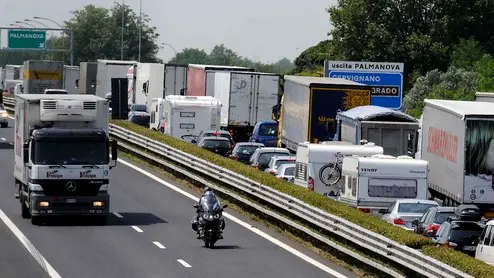 Aiello 15 Luglio 2013. Code fra Villesse e Palmanova per l' incidente in autostrada. Foto Petrussi Foto Press / Petrussi Diego