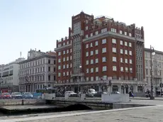 Lasorte Trieste 14/04/15 - Canale Ponterosso, Piazza Duca degli Abruzzi, Palazzi delle Assicurazioni Generali