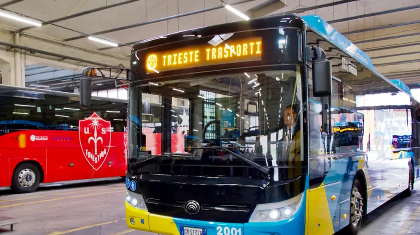 Uno dei bus elettrici che entra in servizio a Trieste Foto di Massimo Silvano