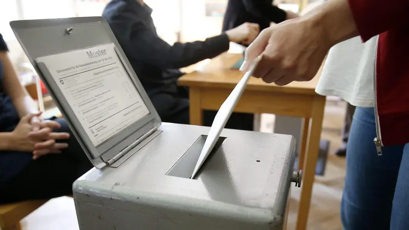 Il momento del voto in una foto di archivio