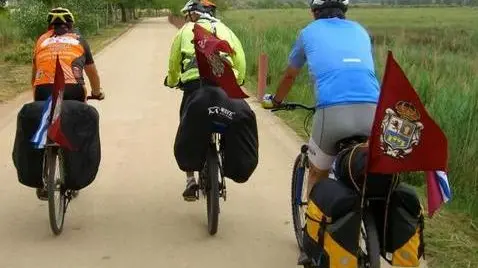 Tre cicloturisti: la Provincia si impegna a sbloccare i lavori per la ciclabile in Carso