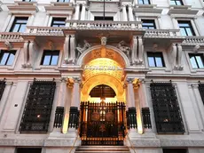 L’ingresso del palazzo che ospita l’hotel Hilton a Trieste. Molti alberghi stanno offrendo soluzioni ad hoc per i lavoratori in smart working