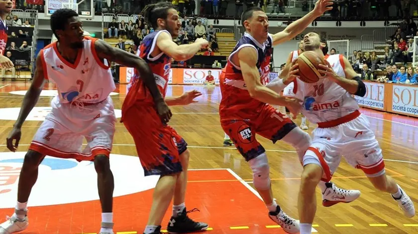 Foto BRUNI 04.10.15 Basket Lega2 Est-ALMA Trieste-Mantova-parks e pecile