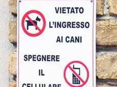 GRADO - divieto accesso in basilica ai cani