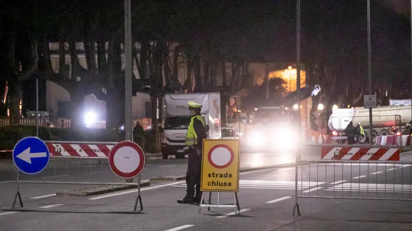 Strada chiusa per i lavori in corso a Monfalcone (Bonaventura)