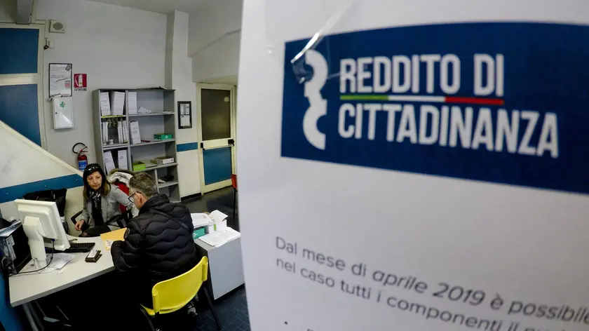 People attend to request for citizenship wage in a CGIL CAF (Centro Assistenza Fiscale - Fiscal Assistance Center) in Naples, Italy,06 March 2019. The government's 'citizenship wage' basic income kicked off on Wednesday when the official website started taking applications for the new benefit.Primo giorno per richiedere il reddito di cittadinanza nel Caf della CGIL a Napoli 6 marzo 2019..ANSA / CIRO FUSCO