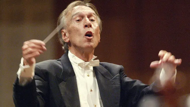 Foto LaPresse.FOTO DI REPERTORIO.20/01/2014.E' morto il maestro Claudio Abbado......FILE - In this Aug. 11, 2005 file photo Italian conductor Claudio Abbado conducts the Lucerne Festival Orchestra at the opening of the Lucerne Festival 2005 in Lucerne, Switzerland. Four Italians, including a Nobel Prize-winning scientist and a world-renowned architect, have been named senators-for-life, one of the country's top honors. President Giorgio Napolitano's office on Friday said he conferred the honor on orchestra conductor Claudio Abbado, architect Renzo Piano and on two scientists, Carlo Rubbia, a Nobel -winning physicist and Elena Cattaneo, a noted researcher on brain stem cells. Senators-for-life have voting rights in Parliament's upper house and do not have to stand for election. (AP Photo/Keystone, Urs Flueeler)