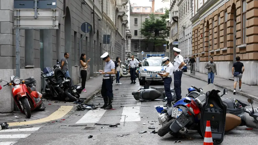 I motorini danneggiati (foto Massimo Silvano)