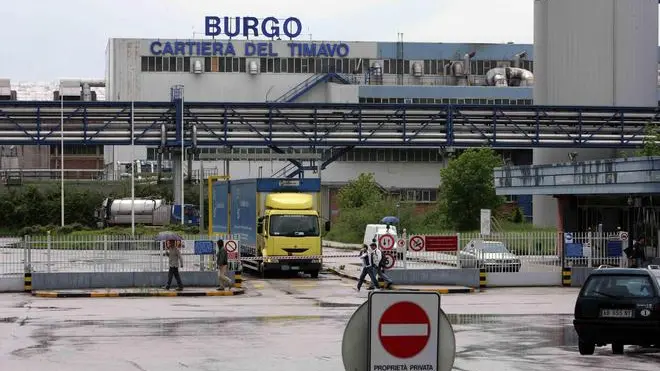 sterle trieste 05 05 08 esterno della cartiera burgo fine turno