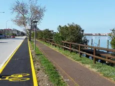 Un’immagine del primo tratto della nuova pista ciclabile in direzione della Schiusa (foto Boemo)