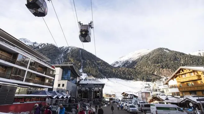 Un’immagine del rinomato centro di sci invernale di Ischgl, focolaio che ha infestato mezza Europa