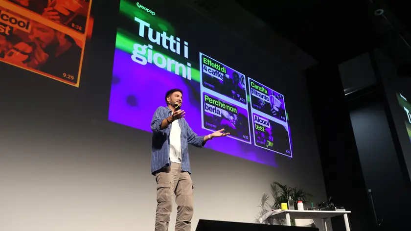 Riccardo De Marco di Geopop, protagonista dell’evento di chiusura del giovedì del Sea Summit foto Lasorte