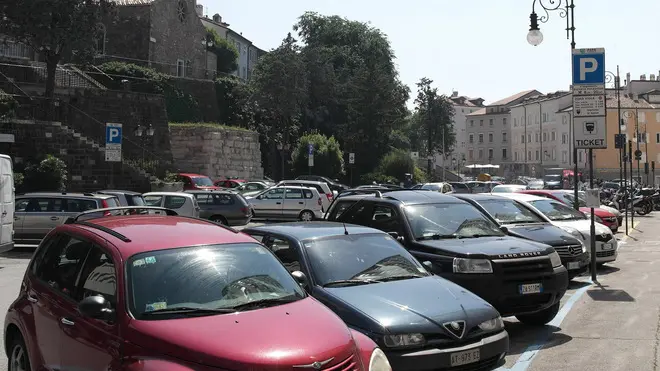 Lasorte Trieste 18/06/13 - Strade, Parcheggi, Traffico, Via del Teatro Romano