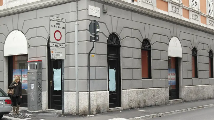 L’edificio all’angolo tra via Diaz e via Felice Venezian dove sbarcherà il colosso cinese AZ Casa