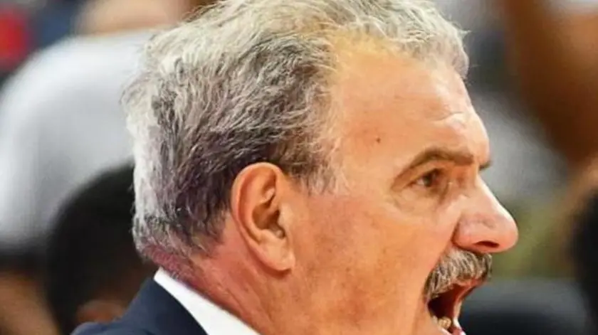 epa07807264 Italy's head coach Meo Sacchetti reacts during the FIBA Basketball World Cup 2019 group D first round match between Italy and Philippines in Foshan, China, 31 August 2019. EPA/COSTFOTO CHINA OUT