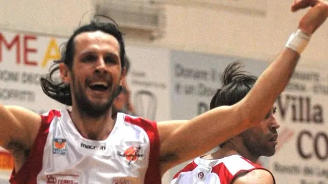 FOTO BRUNI TRIESTE 06 01 08 BASKET derby ACEGAS-ALIKE'-L'ESULTANZA DI BUDIN