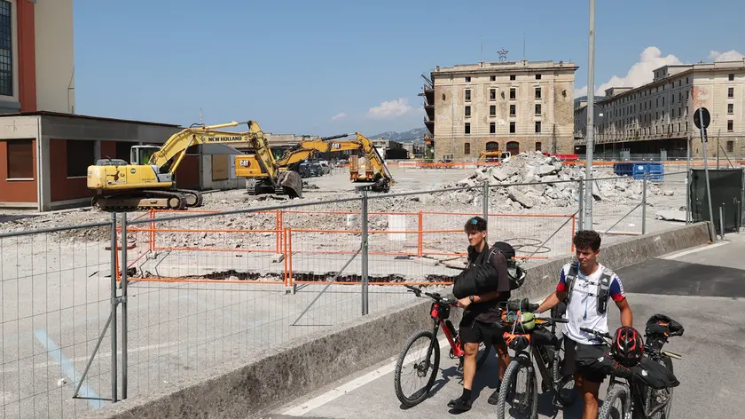 Ruspe in azione al Molo IV (foto Lasorte)