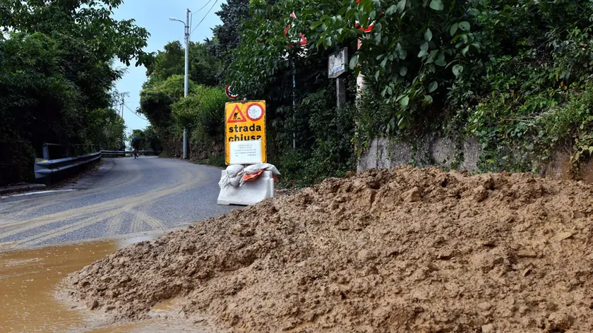 Foto BRUNI 05.08.2018 Via del Pucino:Acegas al lavoro per la rottura di una tubatura-fontanelle momentanee