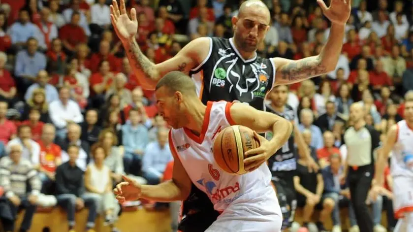 Foto BRUNI 07.05.16 Basket Serie A2 Est :Play-off gara 3- ALMA Trieste- Tortona-Nelson e ianilli