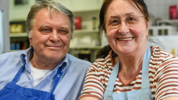 Antonio e Maria Varin fotografati da un giornale tedesco nella loro Bottega italiana