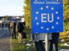 Migranti cercano l'ingresso in Austria