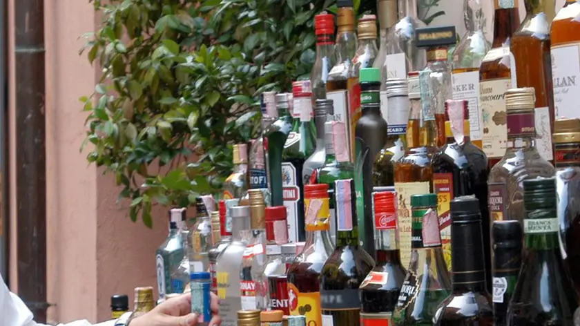 Sale l'allarme alcol in regione: a rischio uno su tre