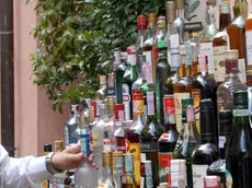 Sale l'allarme alcol in regione: a rischio uno su tre