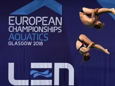 epa06943360 Noemi Batki (bottom) and Maicoi Verzotto (top) of Italy compete in the Synchronised 10 metre Platform Mixed Final at the Glasgow 2018 European Diving Championships, Glasgow, Britain, 11 August 2018. EPA/WILL OLIVER