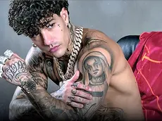 Il trapper romano Tony Effe, al secolo Nicolò Rapisarda, in una foto tratta dal suo sito