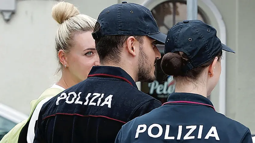 Lasorte Trieste 03/08/23 - Pineta di Barcola, Polizia, Campagna Informativa Truffe agli Anziani