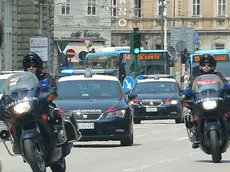 Lasorte Trieste 31/05/17 - Via Carducci, Auto e Moto Carabinieri