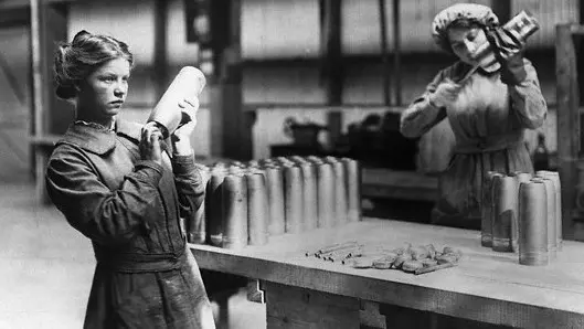 ca. 1915, England, UK --- Women workers at Vickers Ltd. making shells, probably during the First World War. --- Image by © Hulton-Deutsch Collection/CORBIS