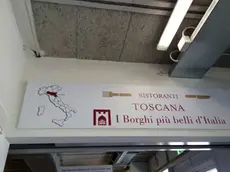 Il cartellone "incriminato": la Toscana diventa l'Emilia Romagna, e Trieste scompare