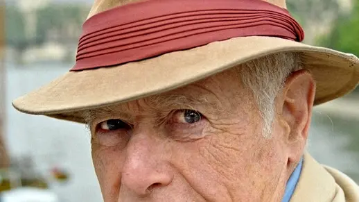 PARIS, FRANCE - OCTOBER 1: American writer James Salter poses for a portrait October 1, 1999 in Paris, France. (Photo by Ulf Andersen/Getty Images)