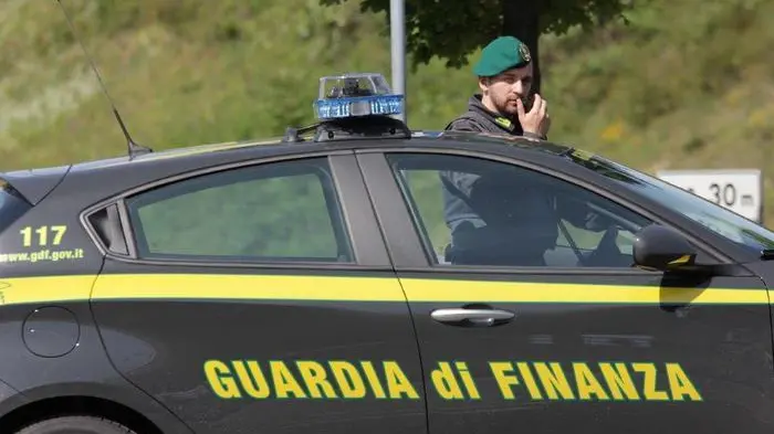 Pattuglia della Guardia di Finanza in Basilicata