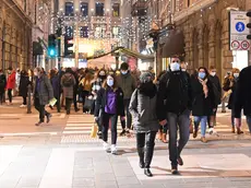 Trieste, via San Nicolò affollata per lo shopping di Natale