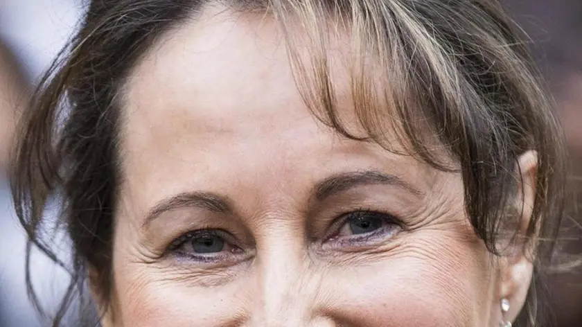 epa04151156 New French Ecology Minister Segolene Royal is pictured at her new ministry in Paris, France, 02 April 2014. France's new Prime Minister, Manuel Valls, unveiled his cabinet 02 April, two days after President Francois Hollande's first government resigned over the ruling party's heavy losses in local elections. EPA/ETIENNE LAURENT