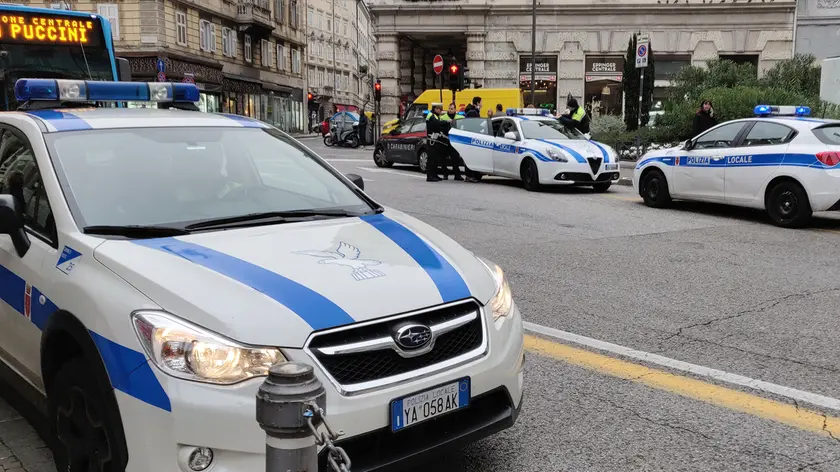 Lasorte Trieste 06/12/19 - Polizia Locale e Carabinieri dopo la rissa in Via delle Torri