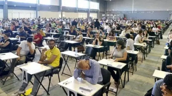 Insegnanti impegnati in un concorso. Foto archivio