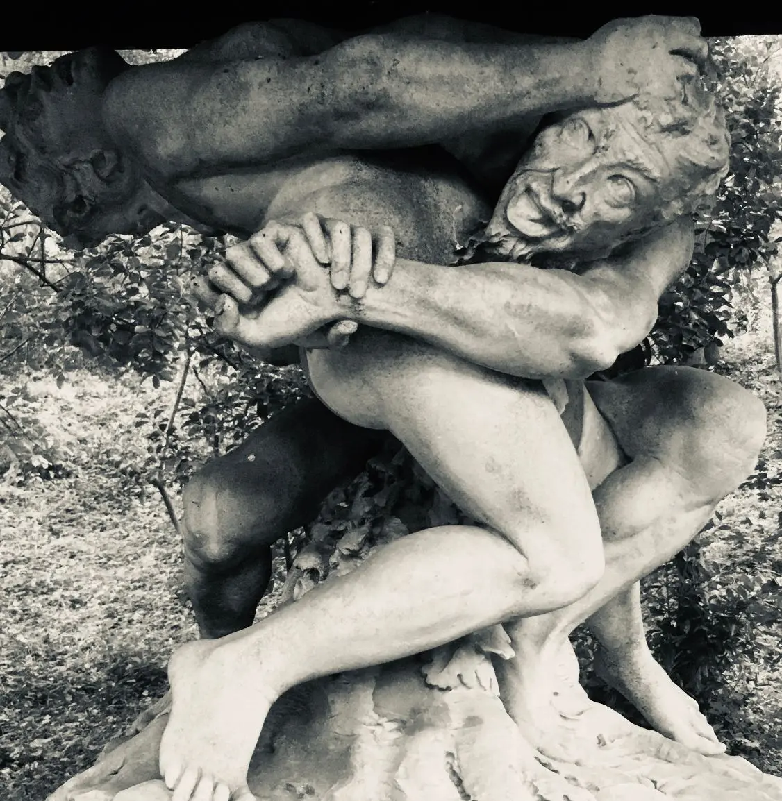 Un dettaglio di una scultura del Parco Bazzoni Fototeca dei Civici Musei di Storia ed Arte